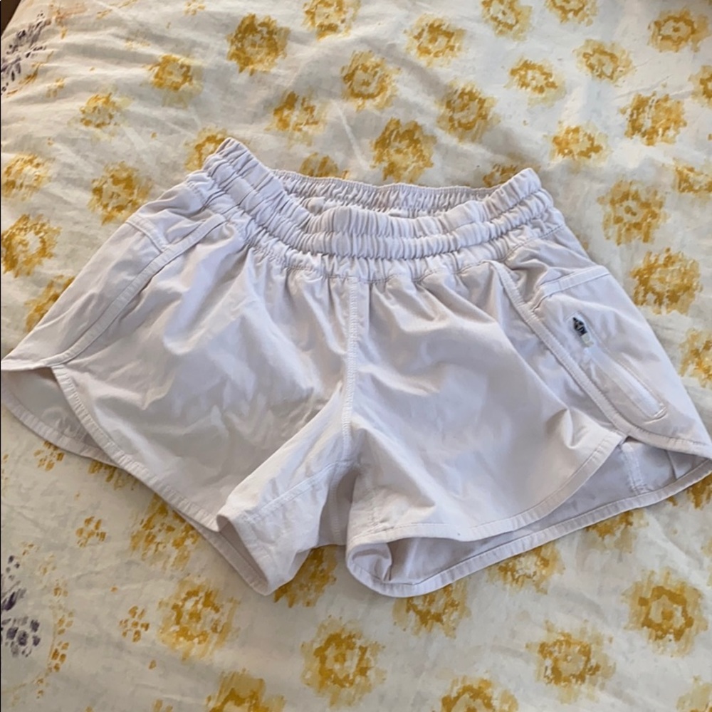 White LuLu lemon tracker shorts size 6